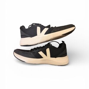 Veja Black and white women’s sneakers size 10